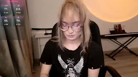 _meow_neko_ online show from August 2, 9:33 am