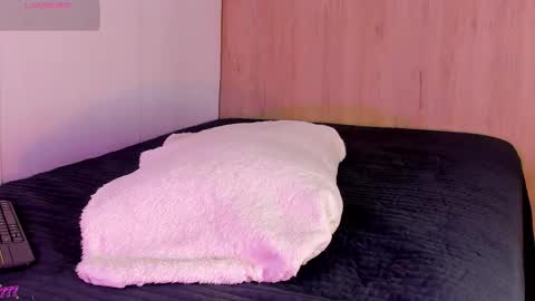 _miamiller_ online show from February 22, 8:55 pm