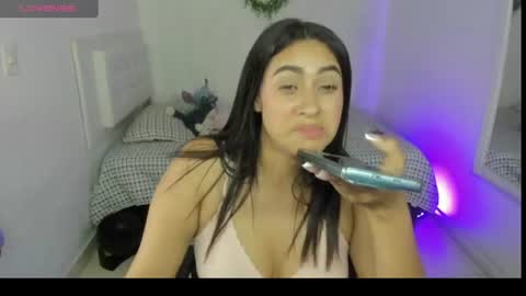 Mia online show from June 26, 11:43 pm