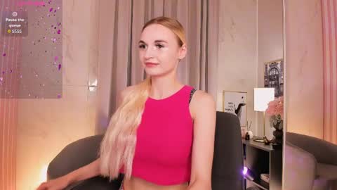 Mila online show from July 4, 9:18 pm