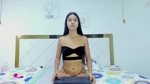 Snapshot of _millycute18 chatting on October 21, 12:32 pm Milly online show from October 21, 12:32 pm