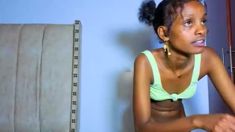 Mimi online show from February 23, 1:35 pm