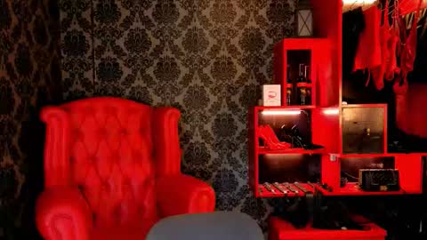 Raven Strauss online show from January 10, 6:02 pm