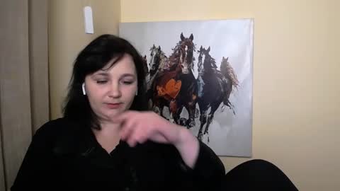 Snapshot of _miranda_sun chatting on February 28, 2:42 pm Miranda online show from February 28, 2:42 pm