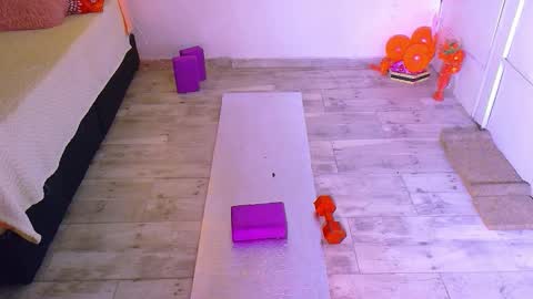 Snapshot of _miss_karoline chatting on October 9, 11:10 pm karoline uwu online show from October 9, 11:10 pm