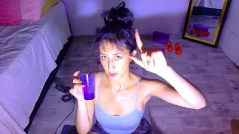 Snapshot of _miss_karoline chatting on September 29, 11:15 pm karoline uwu online show from September 29, 11:15 pm