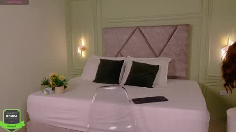 kimberley cruz online show from April 1, 12:39 pm