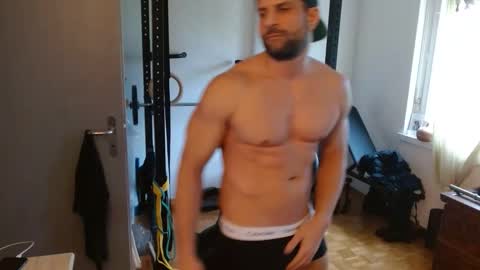 BENJI online show from February 4, 11:25 am