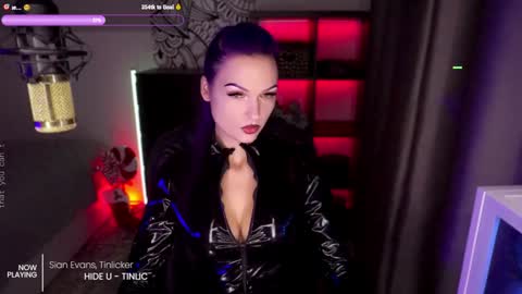 Snapshot of _mistress__ chatting on December 16, 6:38 pm Mistress Milana online show from December 16, 6:38 pm