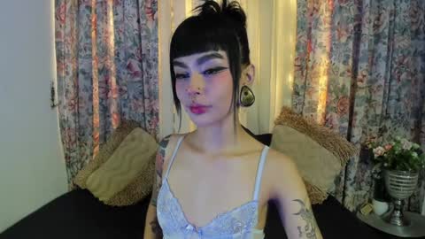 mizuki  online show from January 10, 6:06 pm