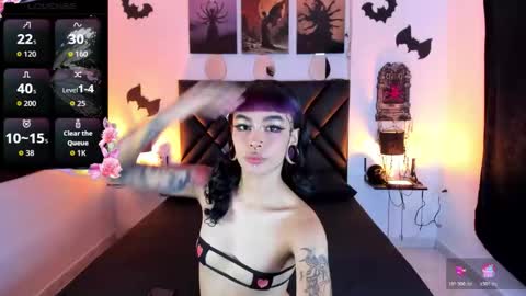 mizuki  online show from December 3, 9:15 pm