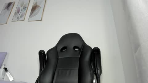 _molly_rosse_ online show from June 8, 12:17 pm