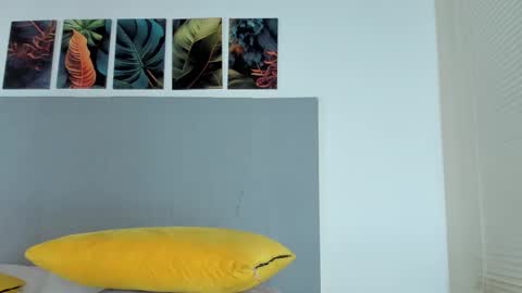 _molly_rosse_ online show from October 6, 12:12 pm