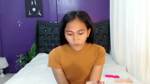 jenny claire online show from June 12, 6:56 am