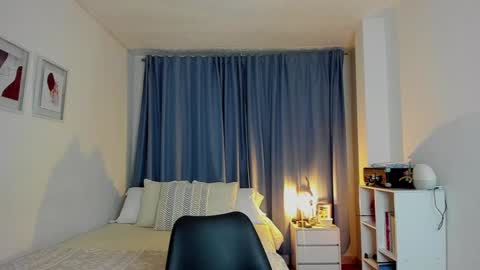 independent model natha online show from December 3, 5:04 am