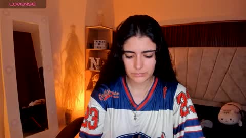 Niah  You can call me Ni or cutie haha online show from February 8, 9:18 pm