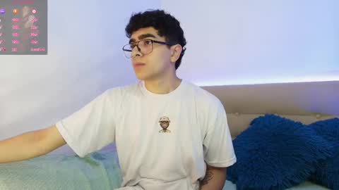 Nicolas online show from November 24, 8:40 pm