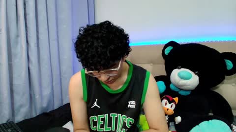 Snapshot of _nickconnor1 chatting on December 16, 1:10 am Nicolas online show from December 16, 1:10 am