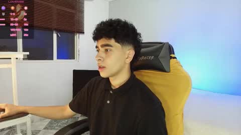 Snapshot of _nickconnor1 chatting on October 1, 4:44 am Nicolas online show from October 1, 4:44 am