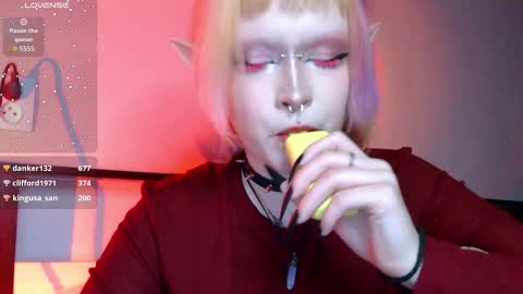 Nicole online show from November 25, 9:35 pm