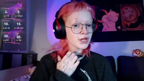 Nicole online show from June 8, 8:54 pm