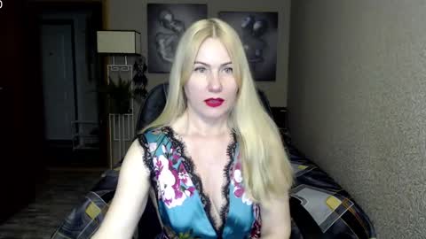 Donella    online show from February 22, 5:02 pm