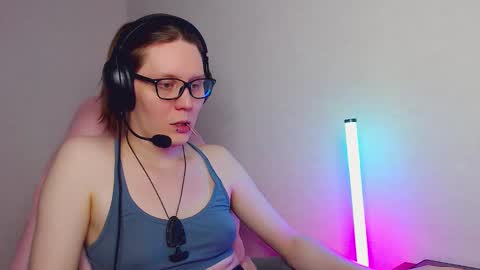 Tracy online show from February 25, 8:53 pm