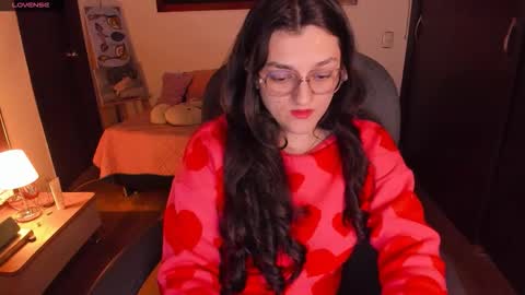 Snapshot of _peach__ chatting on October 20, 3:44 am violeta ig online show from October 20, 3:44 am