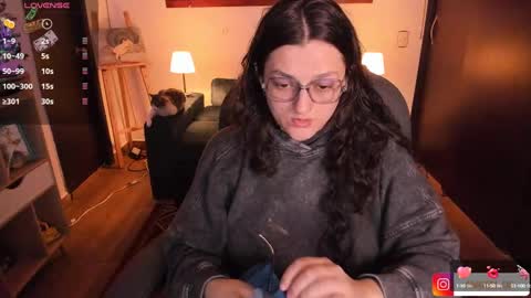 Snapshot of _peach__ chatting on December 27, 3:20 am violeta ig online show from December 27, 3:20 am