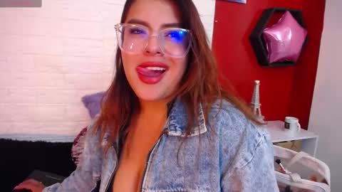 Snapshot of _poison_sweet chatting on September 23, 7:09 pm Laura online show from September 23, 7:09 pm
