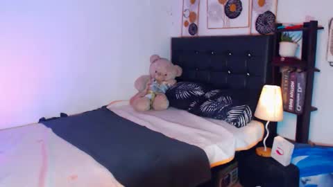 _robinmartinxx online show from March 4, 1:17 pm