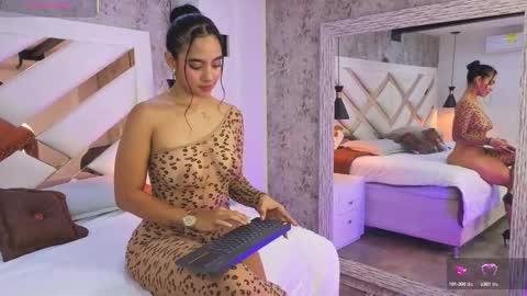 Sara online show from September 27, 8:28 pm