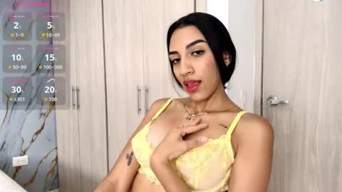 SAMARA SMITH  online show from November 28, 4:25 pm