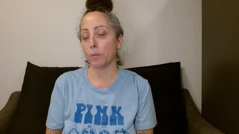 Sara Lynn online show from March 21, 5:02 am