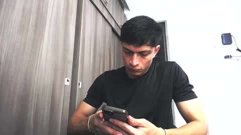 Juan Pablo-independent model online show from May 31, 11:17 pm