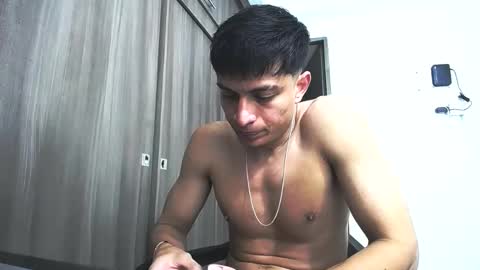 Juan Pablo-independent model online show from June 11, 1:05 am