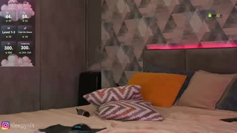 Ann online show from October 9, 4:01 pm