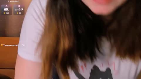 Snapshot of _sofi_spark chatting on October 7, 7:48 am Sofi Follow me online show from October 7, 7:48 am
