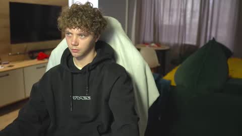 OLIVERpvt is open online show from March 6, 12:09 pm