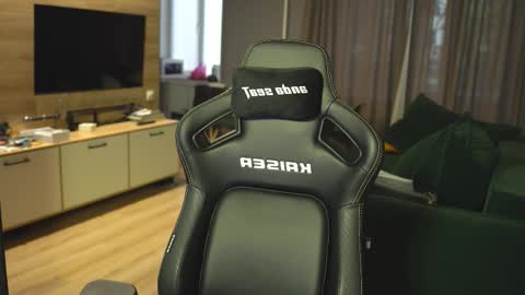 OLIVERpvt is open online show from September 12, 2:19 pm