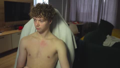 OLIVERpvt is open online show from March 6, 4:30 am