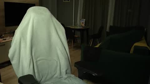 OLIVERpvt is open online show from March 21, 3:06 pm