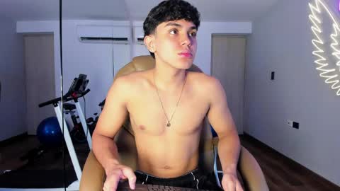 _taylorblack online show from April 1, 12:06 pm