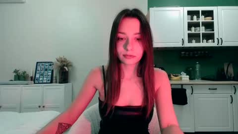 Mia online show from March 7, 7:36 pm