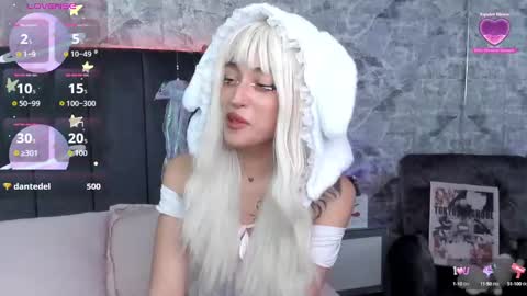 Snapshot of _valuu chatting on September 19, 2:21 pm Valuu online show from September 19, 2:21 pm