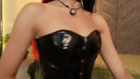 _viollettenoir_ online show from March 12, 9:29 pm