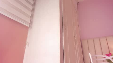 _wendy_x online show from April 23, 11:40 am