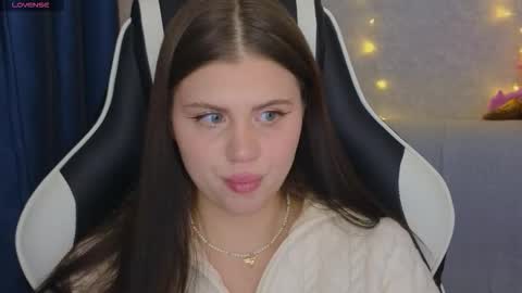 Fiona and Wayne online show from March 3, 6:48 pm