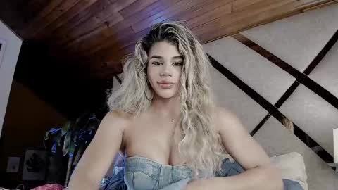 Nadien online show from February 27, 4:02 am