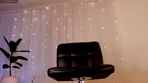 Macca and Ana online show from November 16, 12:23 am